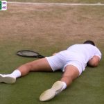 Svi se zaledili kad je Novak pao: Đoković proklizao i ostao na travi, bolan izraz lica znači zabrinutost