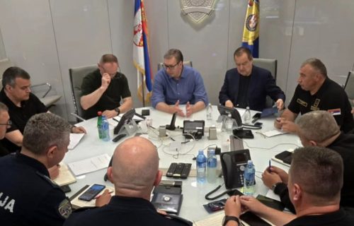 Vučić na hitnom sastanku MUP-a: Predsednik stigao u Srbiju iz Španije (FOTO)
