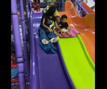 Radosti majčinstva: Ono kad daš sve od sebe da ti deca budu bezbedna, ali… (VIDEO)