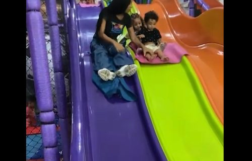 Radosti majčinstva: Ono kad daš sve od sebe da ti deca budu bezbedna, ali... (VIDEO)