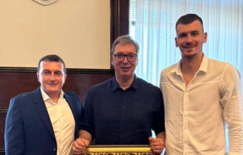 Predsednik Vučić se susreo sa Simanićem i Novicom Motikom (FOTO)