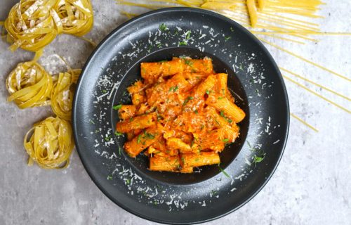 Najbrži recept ikada: Lagana, ukusna i ekonomična testenina sa pireom od paprike (RECEPT)
