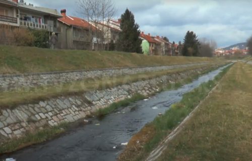 Odvratan prizor u Nišu: Presušila reka, a na dnu korita ostale naslage smeća