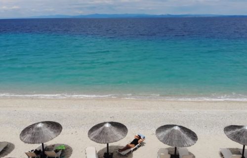 Kristalno čista voda, mekani beli pesak i prirodna laguna: Ova grčka plaža proglašena je za najlepšu u Evropi (FOTO)