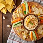 Kremasti kukuruzni umak sa sirom i začinima: Odlično se kombinuje sa tortilja čipsom (RECEPT)