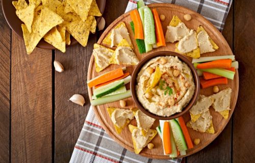 Kremasti kukuruzni umak sa sirom i začinima: Odlično se kombinuje sa tortilja čipsom (RECEPT)