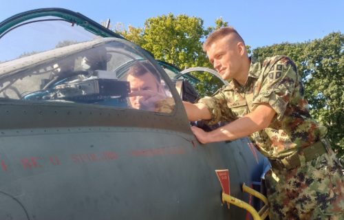 Na aerodromu u Batajnici obuka vojnika vazduhoplovno-tehničke specijalnosti: Junska klasa na usavršavanju