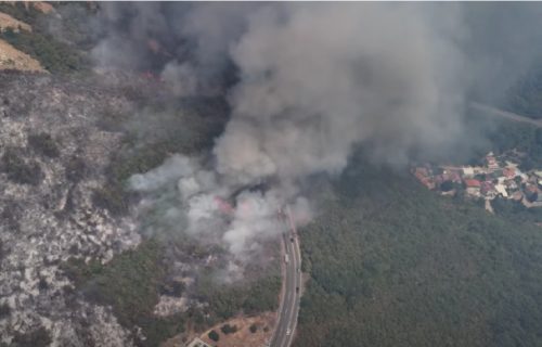 Stravične razmere požara u Buljaricama: Snimak iz vazduha pokazuje Crnu Goru okovanu dimom (VIDEO)