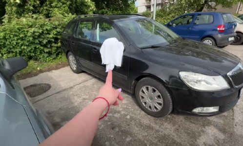 Znate li šta znači beli peškir na retrovizoru? Ljudi masovno praktikuju ovaj trik, razlog je genijalan (VIDEO)