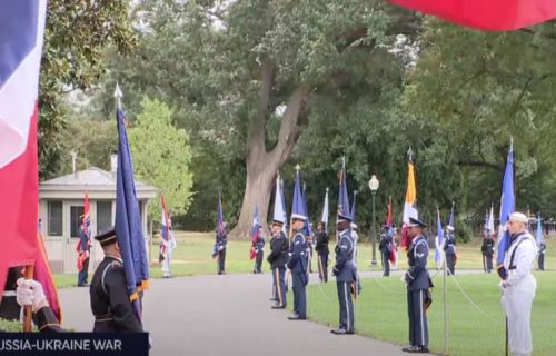 Zelenski stigao u Belu kuću: Primetna ogromna razlika između dočeka Putina i lidera Ukrajine (VIDEO)