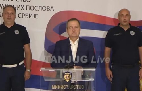 Dačić: "38 lica uhapšeno, povređeno 6 policajaca, demonstranti došli s namerom da povrede policajce"