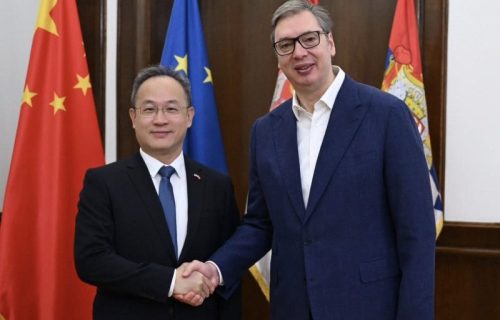 "Srdačan i prijateljski razgovor sa ambasadorom Kine": Vučić se sastao sa Li Mingom (FOTO)