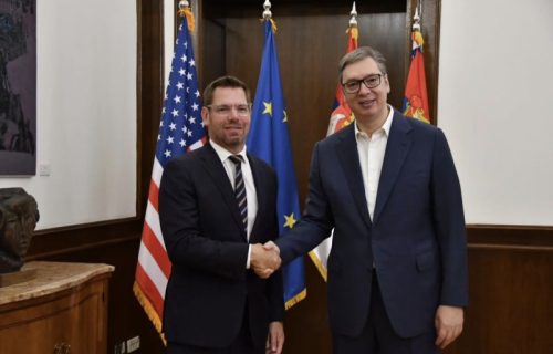 "Dobar i sadržajan razgovor": Predsednik Vučić se sastao sa kongresmenom Sjedinjenih Američkih Država (FOTO)