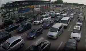 AMSS: Teretnjaci čekaju pet sati na izlazu iz Srbije na Batrovcima i Horgošu