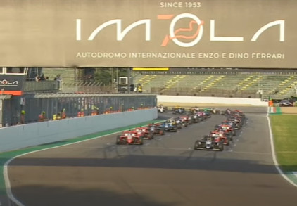 Horor u Italiji: Lančani sudar 15 bolida na startu trke (VIDEO)