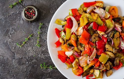 Letnja povrtna fantazija iz rerne: Zdrava i ukusna musaka bez mesa (RECEPT)