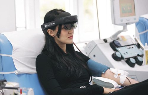Davanje krvi sada postaje nesvakidašnje iskustvo: Uz Mixed Reality naočare je prava zabava