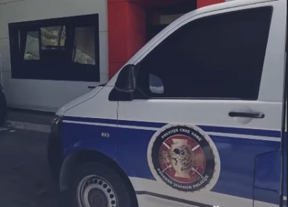 Horor u Herceg Novom: Stanodavac (67) go i sa puškom u ruci napao devojku (24) iz Srbije