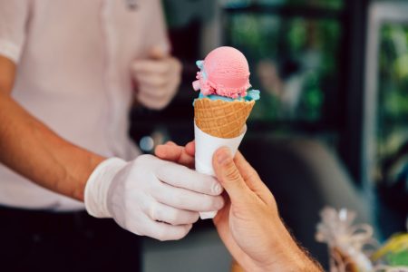 Istorijski put sladoleda: Od persijskih ledenih kuća, do modernih gelateria (VIDEO)