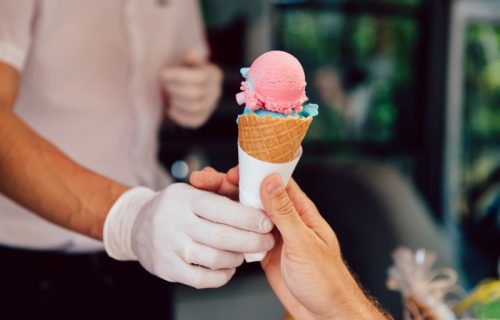 Istorijski put sladoleda: Od persijskih ledenih kuća, do modernih gelateria (VIDEO)