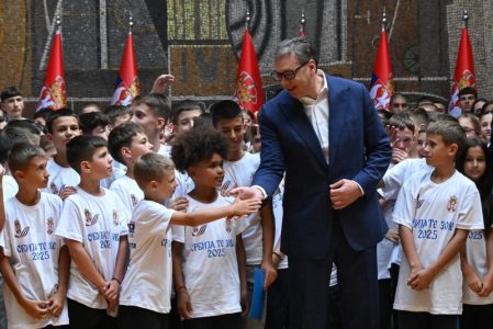 Vučić primio mlade srpske sportiste iz 18 zemalja, učesnike kampa “Srbija te zove 2025”