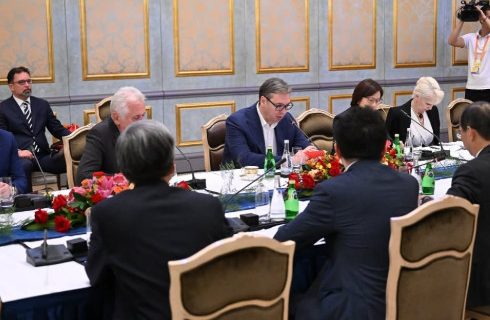 Predsednik Vučić sa predstavnicima najvećih kineskih kompanija (VIDEO)