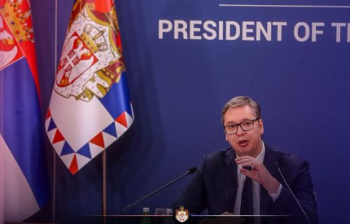 Vučić poslao venac za sahranu Halida Bešlića: Evo kako se predsednik Srbije oprostio od čuvenog pevača