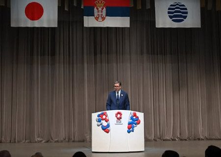 Vučić na ceremoniji obeležavanja Nacionalnog dana: "Srbija most između Istoka i Zapada" (FOTO)