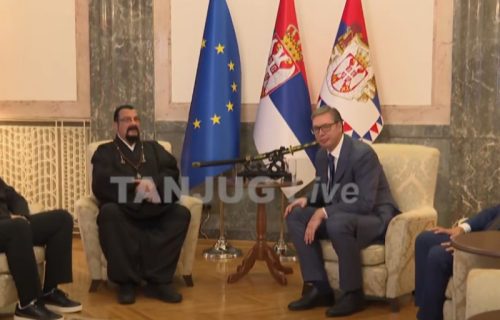 Predsednik Vučić ugostio Stivena Sigala (VIDEO)
