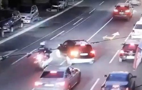 MUP se oglasio posle nesreće u Takovskoj: Službeno vozilo N1 televizije udarilo policajca