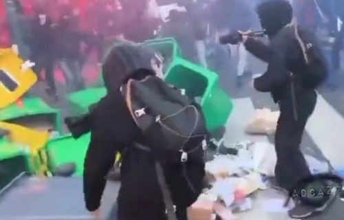 Haos u Francuskoj: Sukobi ispred gimnazije u Parizu, demonstranti gađaju policiju kamenicama (VIDEO)