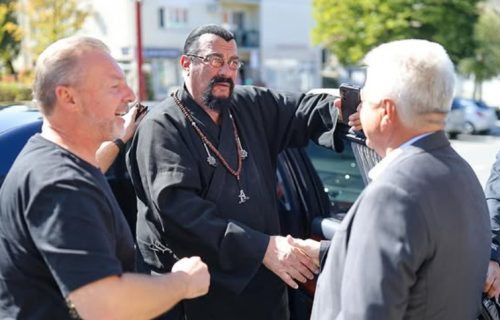 Holivud u Sopotu: Stiven Sigal u Gradskoj opštini Sopot (FOTO)