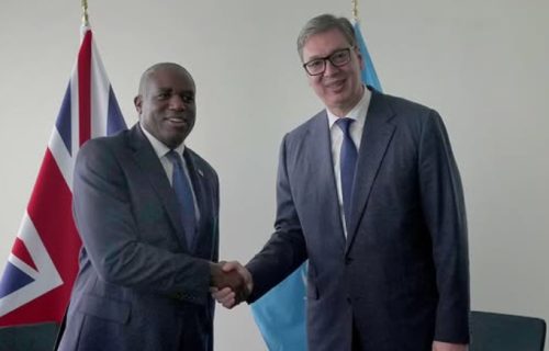 Predsednik Vučić sa Dejvidom Lamijem: "Ponovio sam posvećenost Srbije intenziviranju dijaloga sa UK" (FOTO)
