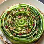 Spiralna pita sa krastavcem i penastim nadevom od svežeg sira (RECEPT+VIDEO)