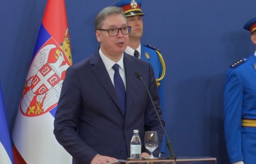 Vučić upozorio: "Ceo svet se sprema za rat, kopaju rovove i gledaju ko će biti na čijoj strani"