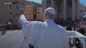 “Bog odbacuje molitve vođa koji vode ratove, ruke su im pune krvi”