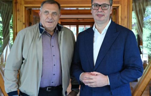 Bratski susret i razgovor: Predsednik Vučić sa Dodikom o svim važnim regionalnim pitanjima (FOTO)