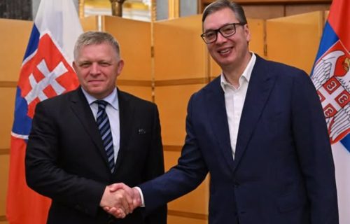 Predsednik Vučić se sastao sa Ficom u Pekingu: "Srpski i slovački narodi su bratski narodi" (FOTO)