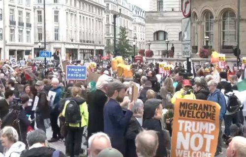 Protest protiv Trampa u centru Londona: Istaknute palestinske zastave i parole protiv rata i fašizma