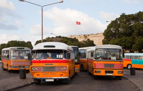 Umesto na benzin, autobusi voze na reciklirano ulje iz friteza: Biogorivo se koristilo u kuhinjama