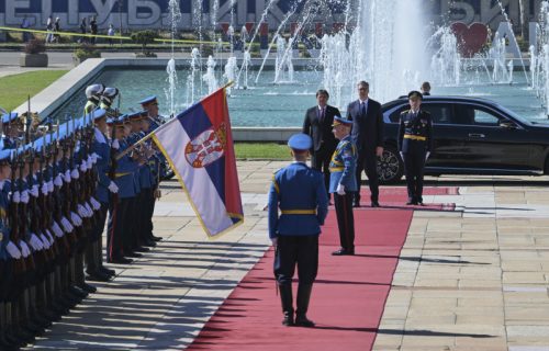 Vučić objavio snimak sa vojne parade: "Snagu crpimo iz jakih korena, duboko uraslih u našu Srbiju" (VIDEO)
