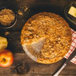 Kolač sa jabukama, a za pripremu vam treba samo kašika: Nema mešenja i razvlačenja testa, recept je pravo otkriće (RECEPT+VIDEO)