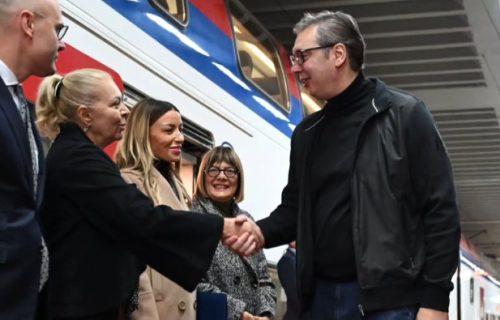 "Nagrada pripada onima koji su ringu": Vučić iz Beograda u Suboticu stigao za samo 68 minuta (VIDEO+FOTO)