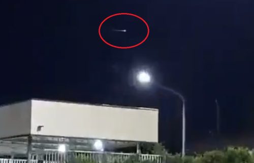Nešto veliko i dlakavo palo iz svemira na farmu, ne zna se sigurno odakle je došlo (FOTO)
