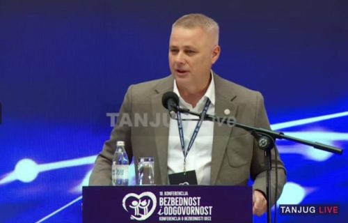 Zatrašujući podaci: Deca u Srbiji preko društvenih mreža dobijaju poruke seksualne sadržine od nepoznatih osoba