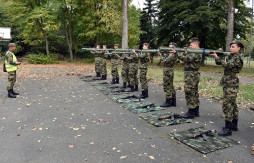 MO Srbije uputilo poziv muškarcima da se upišu u vojnu evidenciju: Odnosi se na ova godišta