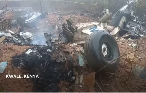 Srušio se avion pun turista koji su krenuli na safari: Poginuo pilot iz Kenije i 10 putnika (VIDEO)