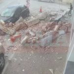 Drama u Grčkoj: Balkon se srušio sa drugog sprata na ulicu, žena za dlaku izbegla smrt (VIDEO)