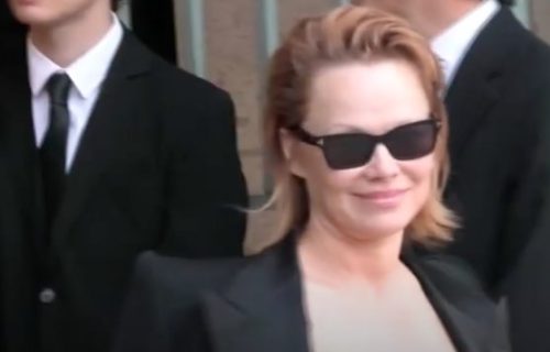 Pamela Anderson šokirala novim izgledom: Potpuno zbunila svoje fanove (VIDEO)