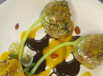 Jestive lale, punjene žitaricama i biljnim sosevima: Za strpljive, umetničke duše (RECEPT+VIDEO)